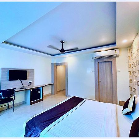 Hotel Aparna Grand Near Ram Janam Bhoomi And Temple - Fully Air Conditioned - Free Wifi Available - Best Budget Hotel In Ayodhya Ngoại thất bức ảnh
